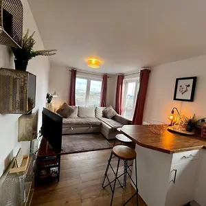 Two Bedroom In Barry-close To Apartment Barry